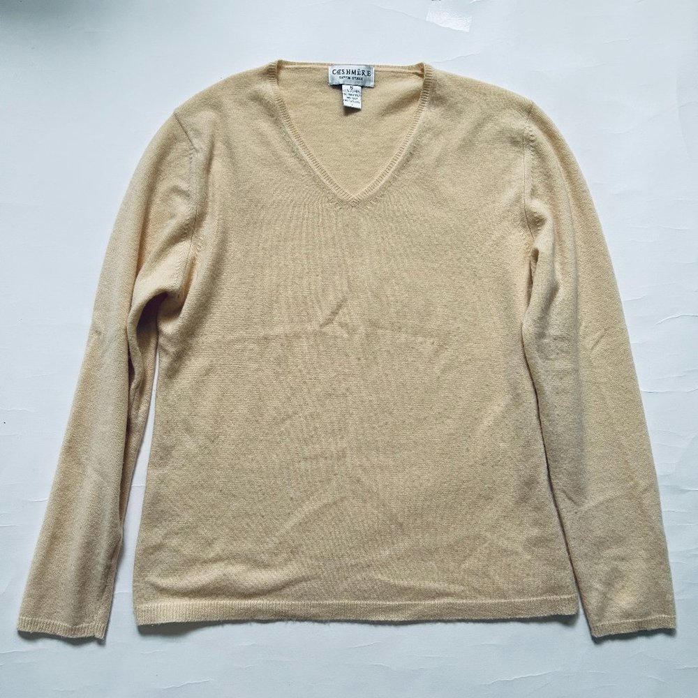 Cashmere Sutton Studio Vintage Size M Yellow V neck 100% cashmere sweater